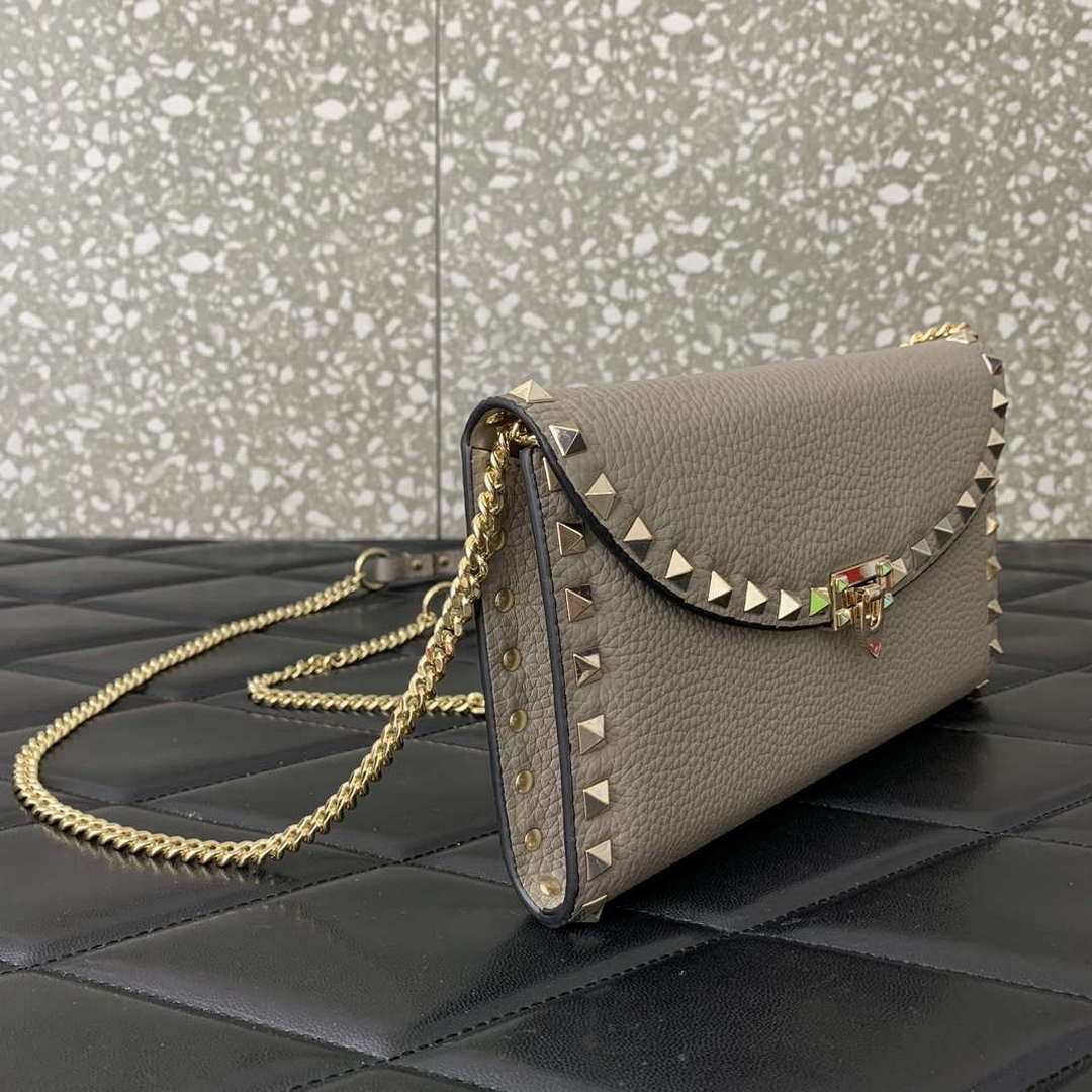 Valentino 4W2P0Z81 Rockstud Wallet With Chain In Grainy Calfskin Bag