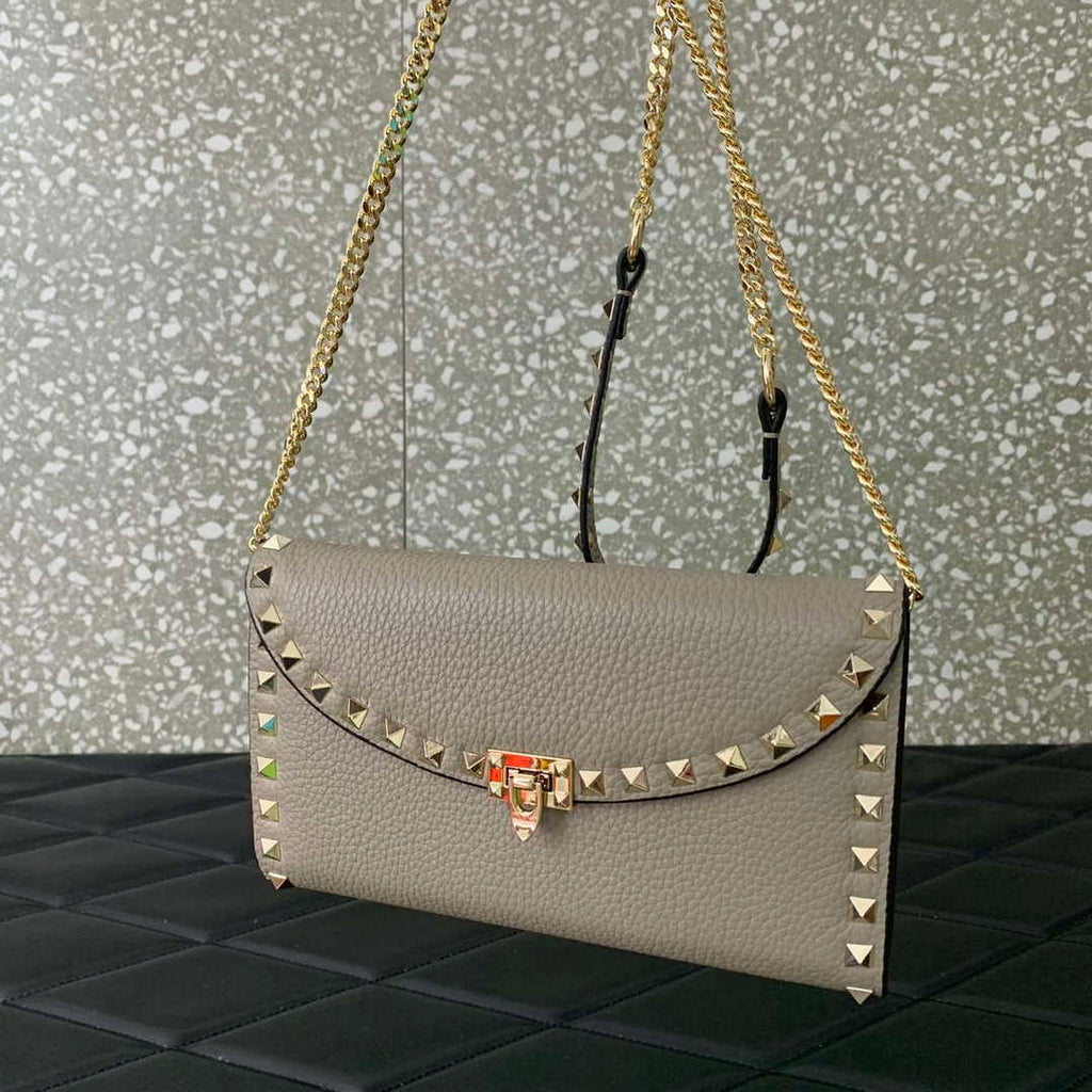 Valentino 4W2P0Z81 Rockstud Wallet With Chain In Grainy Calfskin Bag