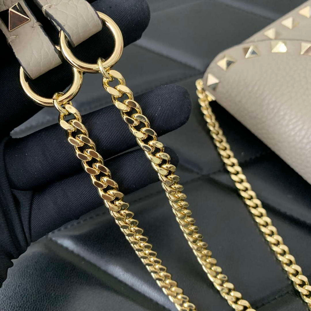 Valentino 4W2P0Z81 Rockstud Wallet With Chain In Grainy Calfskin Bag