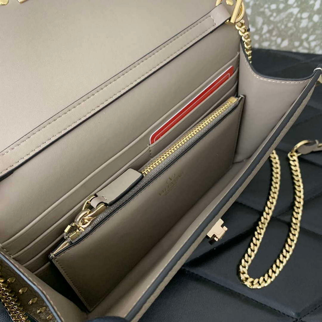 Valentino 4W2P0Z81 Rockstud Wallet With Chain In Grainy Calfskin Bag