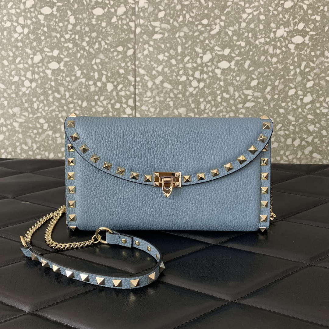 Valentino 4W2P0Z81 Rockstud Wallet With Chain In Grainy Calfskin Bag