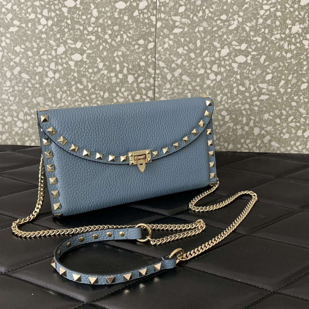 Valentino 4W2P0Z81 Rockstud Wallet With Chain In Grainy Calfskin Bag