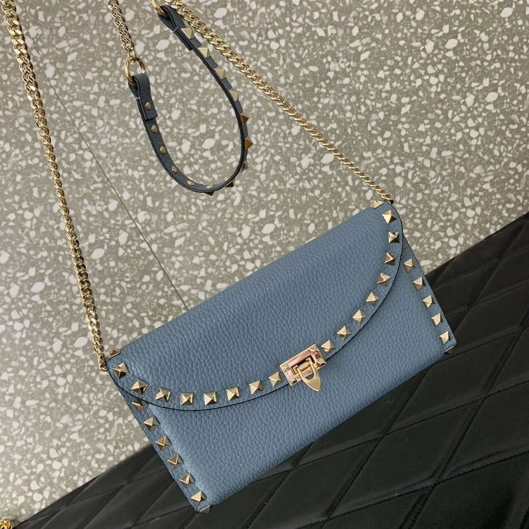 Valentino 4W2P0Z81 Rockstud Wallet With Chain In Grainy Calfskin Bag