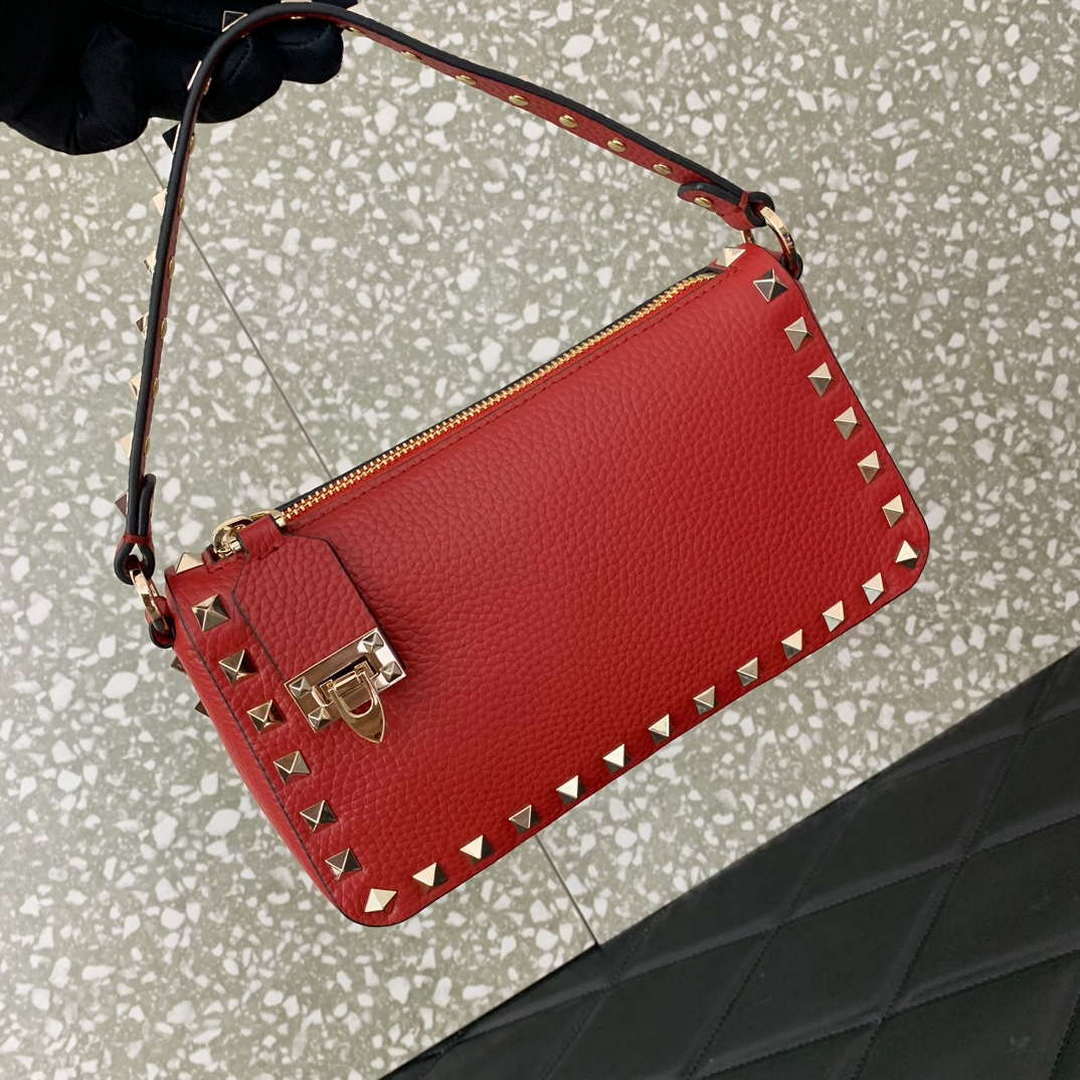 Valentino 5W2B0J47VSF_0NO Small Rockstud Grainy Calfskin Crossbody Bag 0311