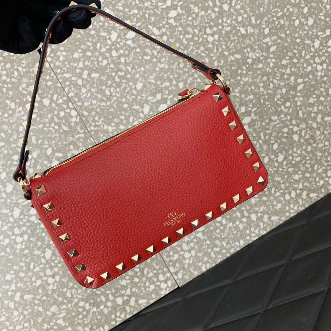 Valentino 5W2B0J47VSF_0NO Small Rockstud Grainy Calfskin Crossbody Bag 0311