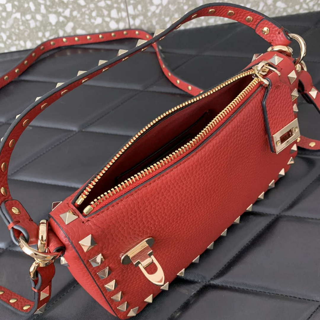 Valentino 5W2B0J47VSF_0NO Small Rockstud Grainy Calfskin Crossbody Bag 0311