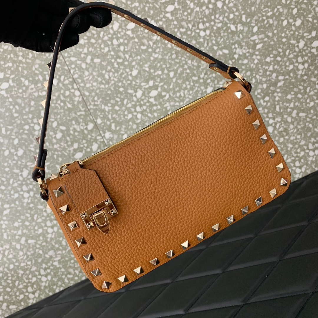 Valentino 5W2B0J47VSF_0NO Small Rockstud Grainy Calfskin Crossbody Bag 0311