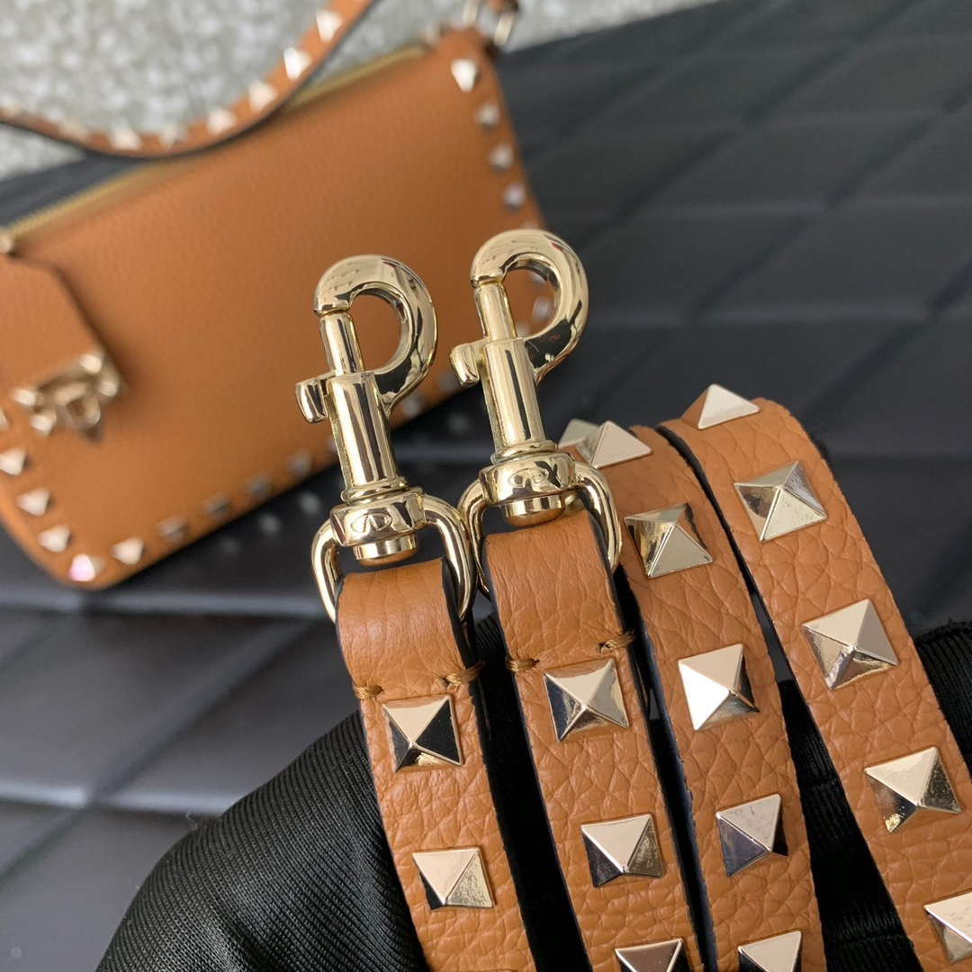 Valentino 5W2B0J47VSF_0NO Small Rockstud Grainy Calfskin Crossbody Bag 0311