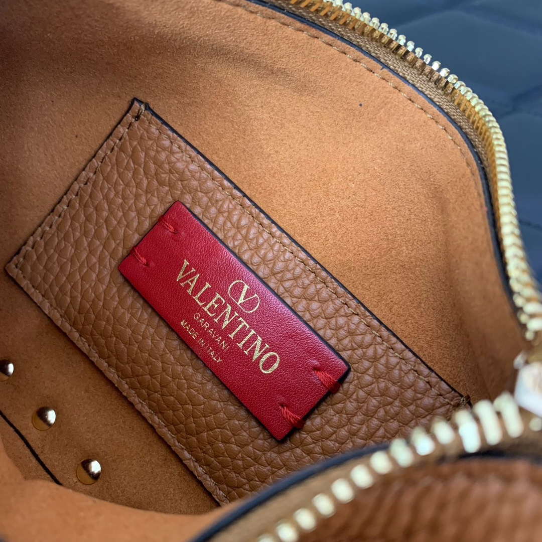 Valentino 5W2B0J47VSF_0NO Small Rockstud Grainy Calfskin Crossbody Bag 0311