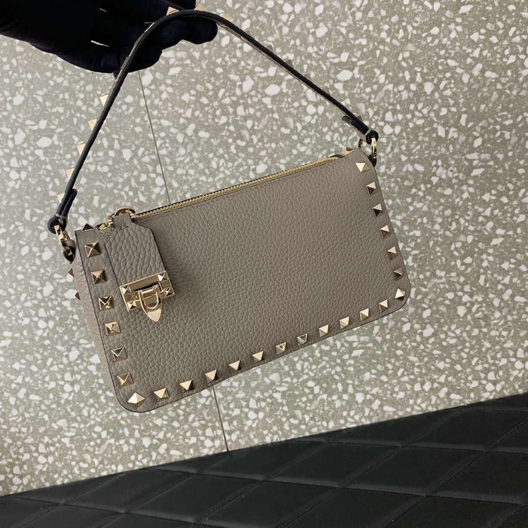 Valentino 5W2B0J47VSF_0NO Small Rockstud Grainy Calfskin Crossbody Bag 0311