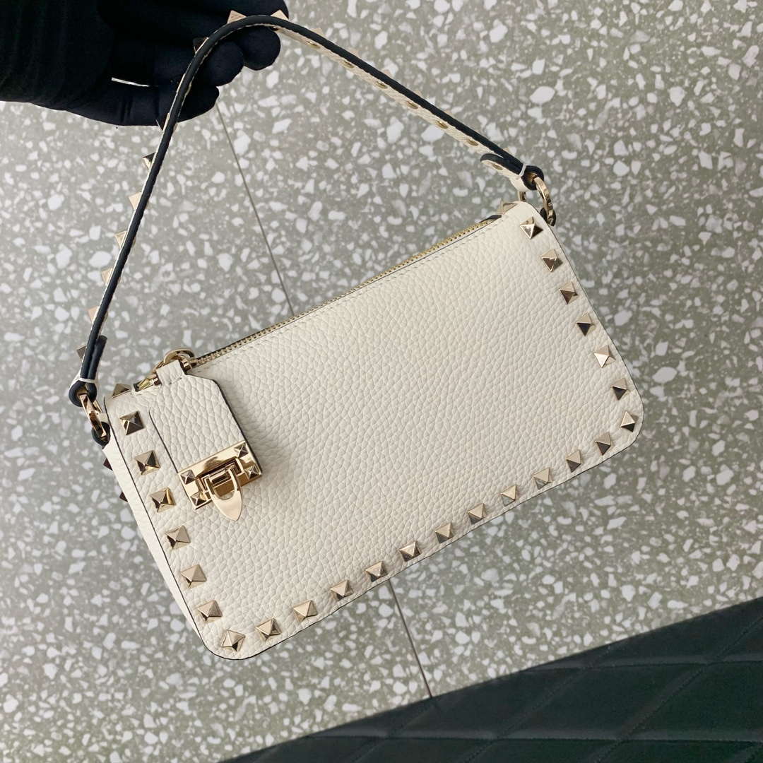 Valentino 5W2B0J47VSF_0NO Small Rockstud Grainy Calfskin Crossbody Bag 0311