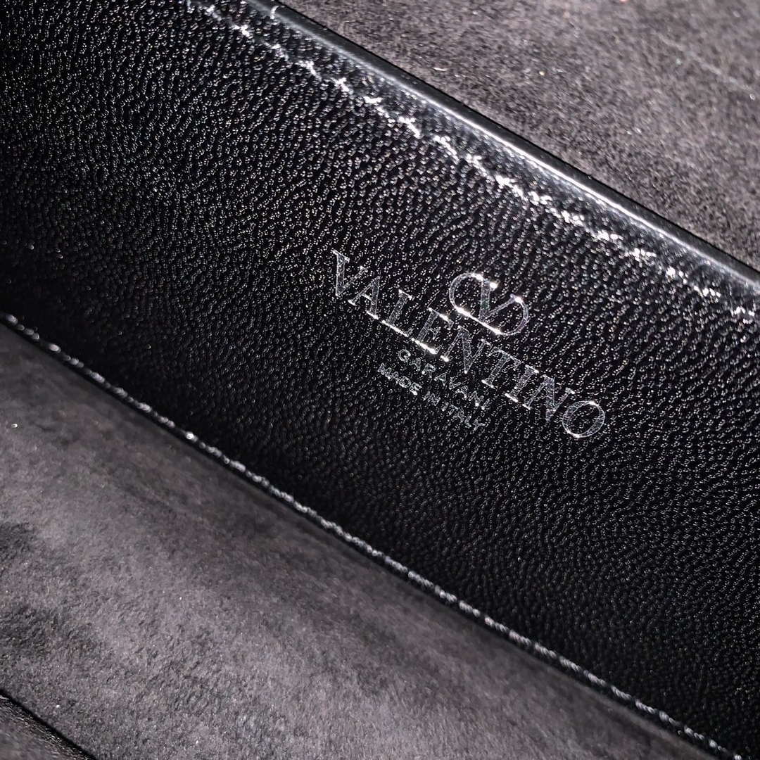Valentino 5W2B0N86NKG_ZF7 Valentino Garavani Loc¨° Small Embroidered Shoulder Bag Black