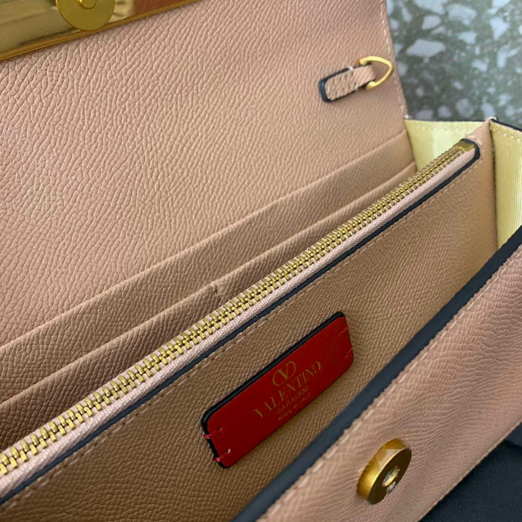 Valentino 5W2P0S93RQR_GF9 Vlogo Signature Grainy Calfskin Wallet With Chain 061