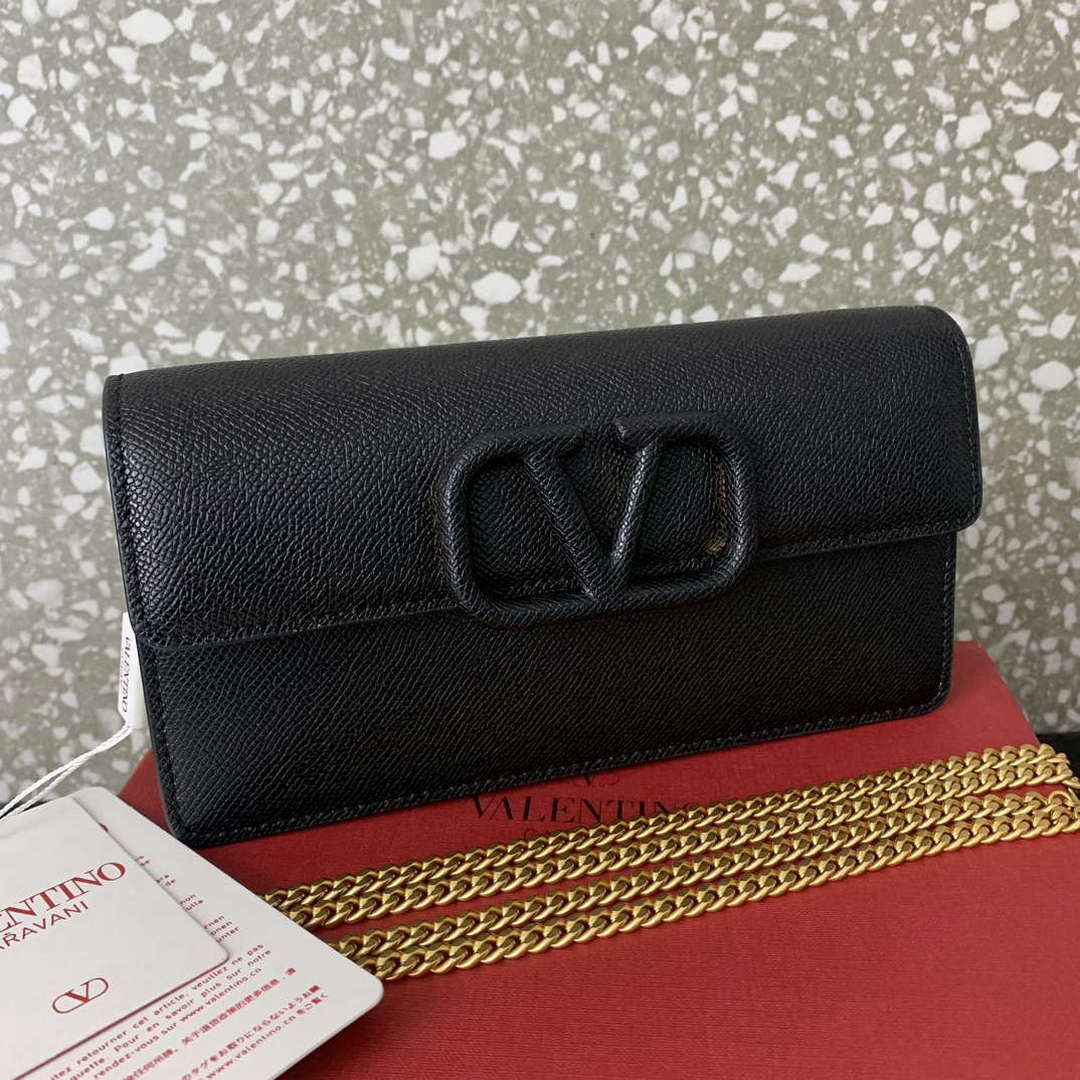 Valentino 5W2P0S93RQR_GF9 Vlogo Signature Grainy Calfskin Wallet With Chain 061