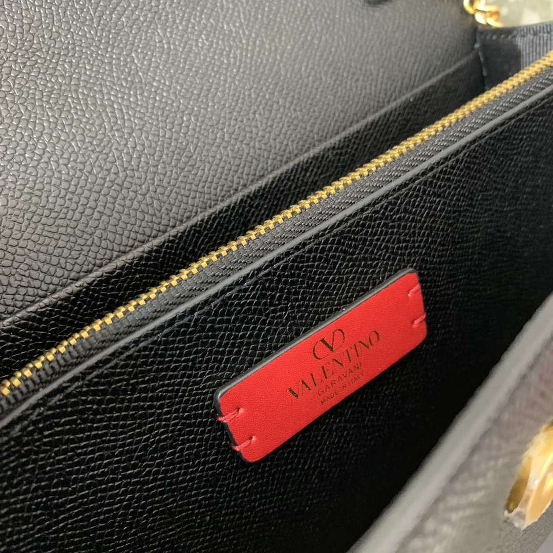 Valentino 5W2P0S93RQR_GF9 Vlogo Signature Grainy Calfskin Wallet With Chain 061