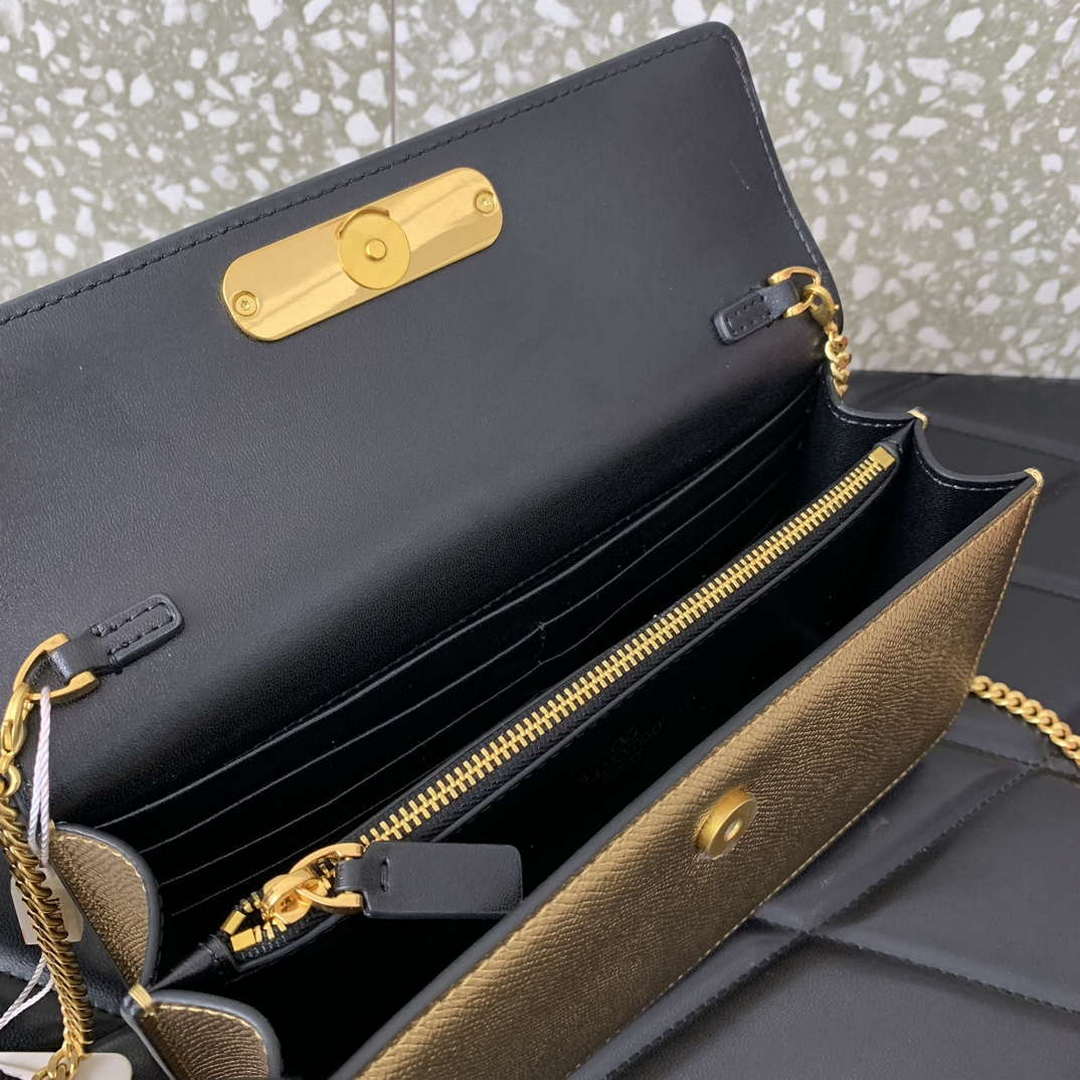 Valentino 5W2P0S93RQR_GF9 Vlogo Signature Grainy Calfskin Wallet With Chain 061