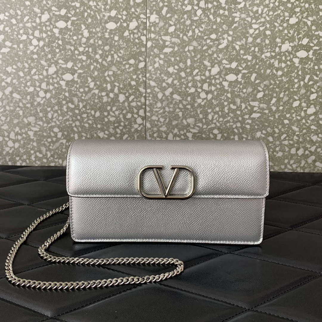 Valentino 5W2P0S93RQR_GF9 Vlogo Signature Grainy Calfskin Wallet With Chain 061