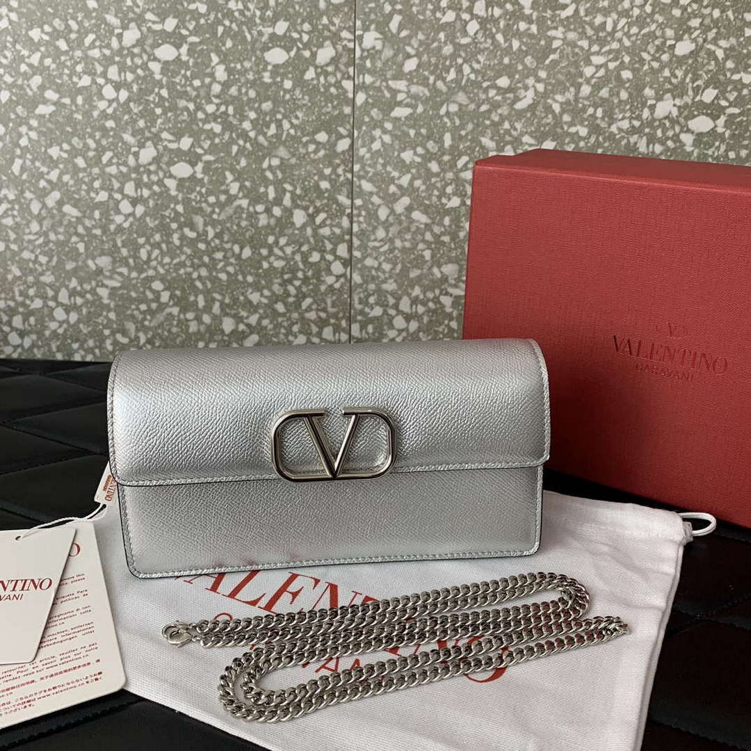 Valentino 5W2P0S93RQR_GF9 Vlogo Signature Grainy Calfskin Wallet With Chain 061