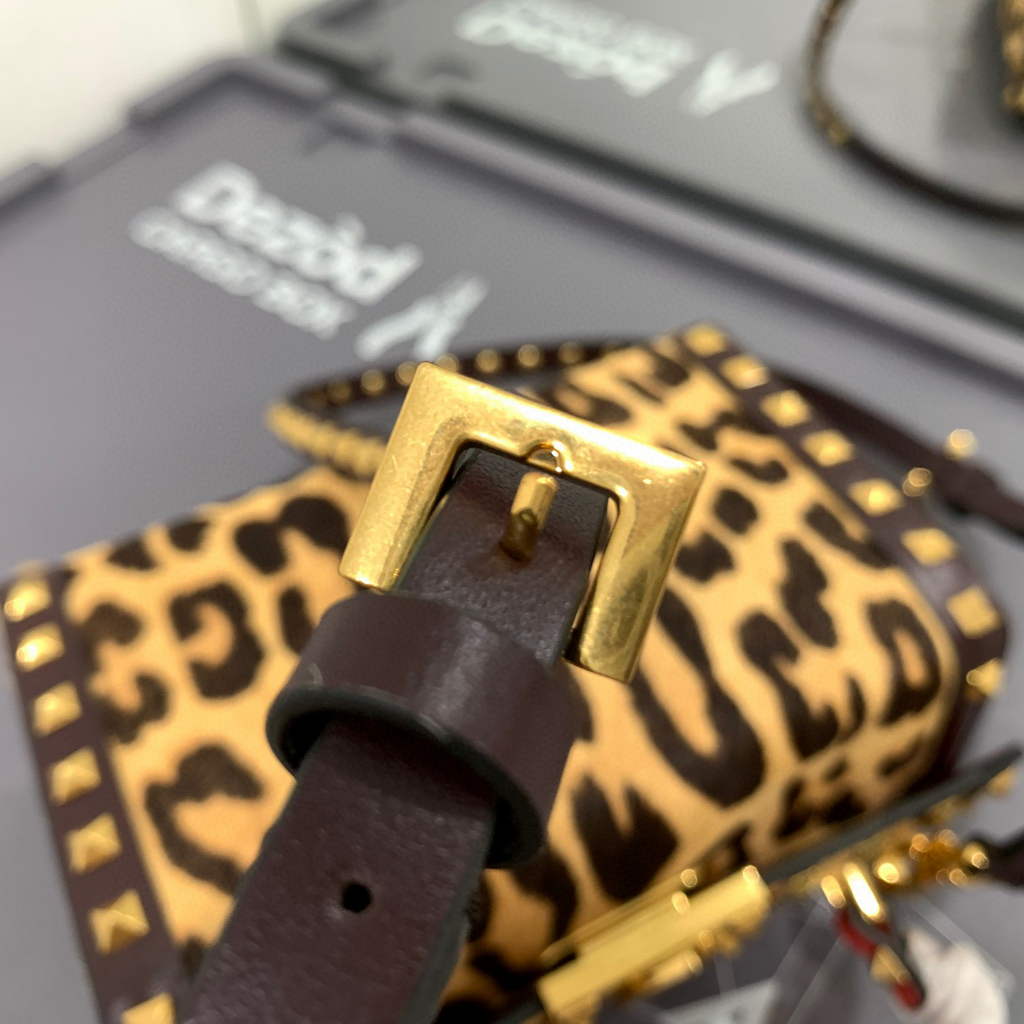 Valentino 7300 Rockstud Alcove Grainy Calfskin BOX Bag XW2B0J73 Leopard print