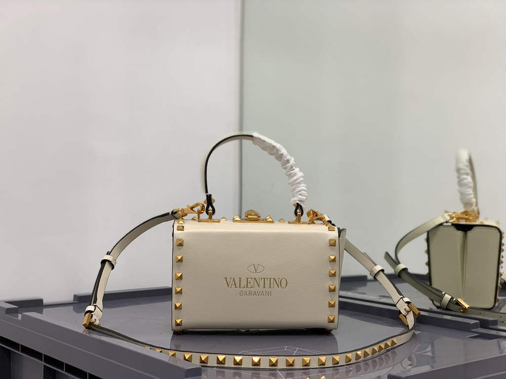 Valentino 7300 Rockstud Alcove Grainy Calfskin BOX Bag XW2B0J73 Beige