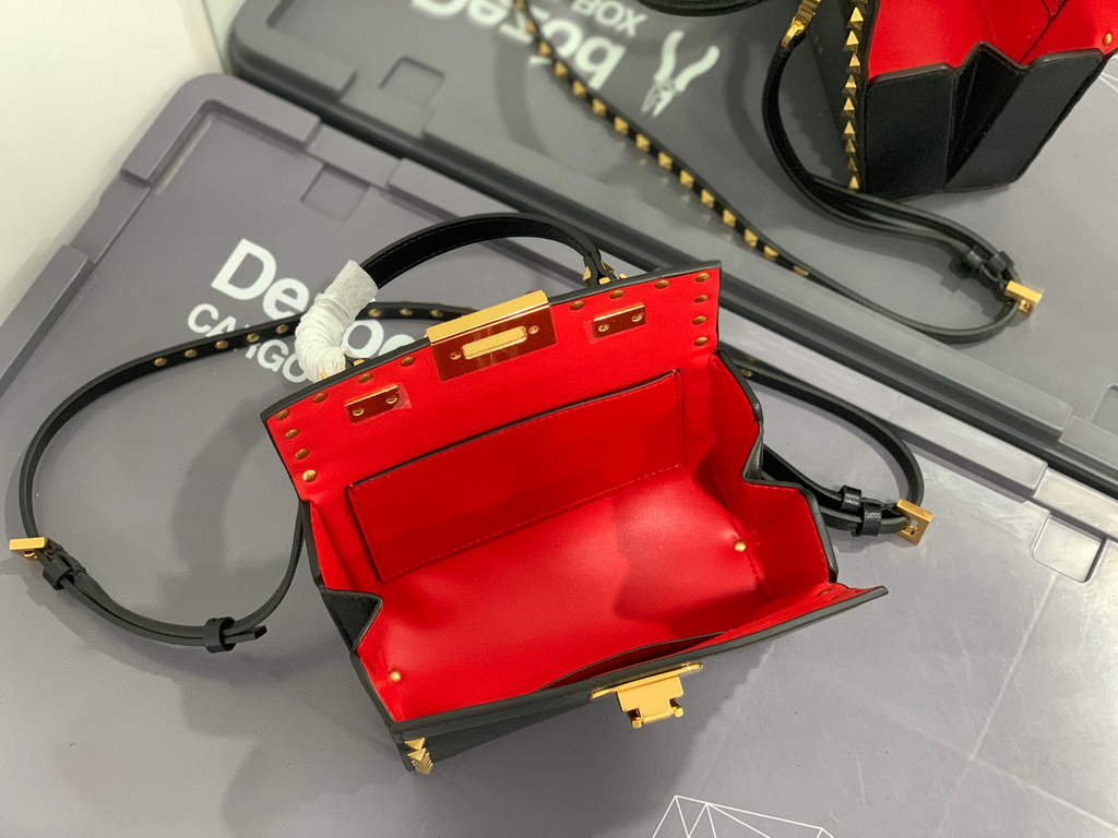 Valentino 7300 Rockstud Alcove Grainy Calfskin BOX Bag XW2B0J73 Black