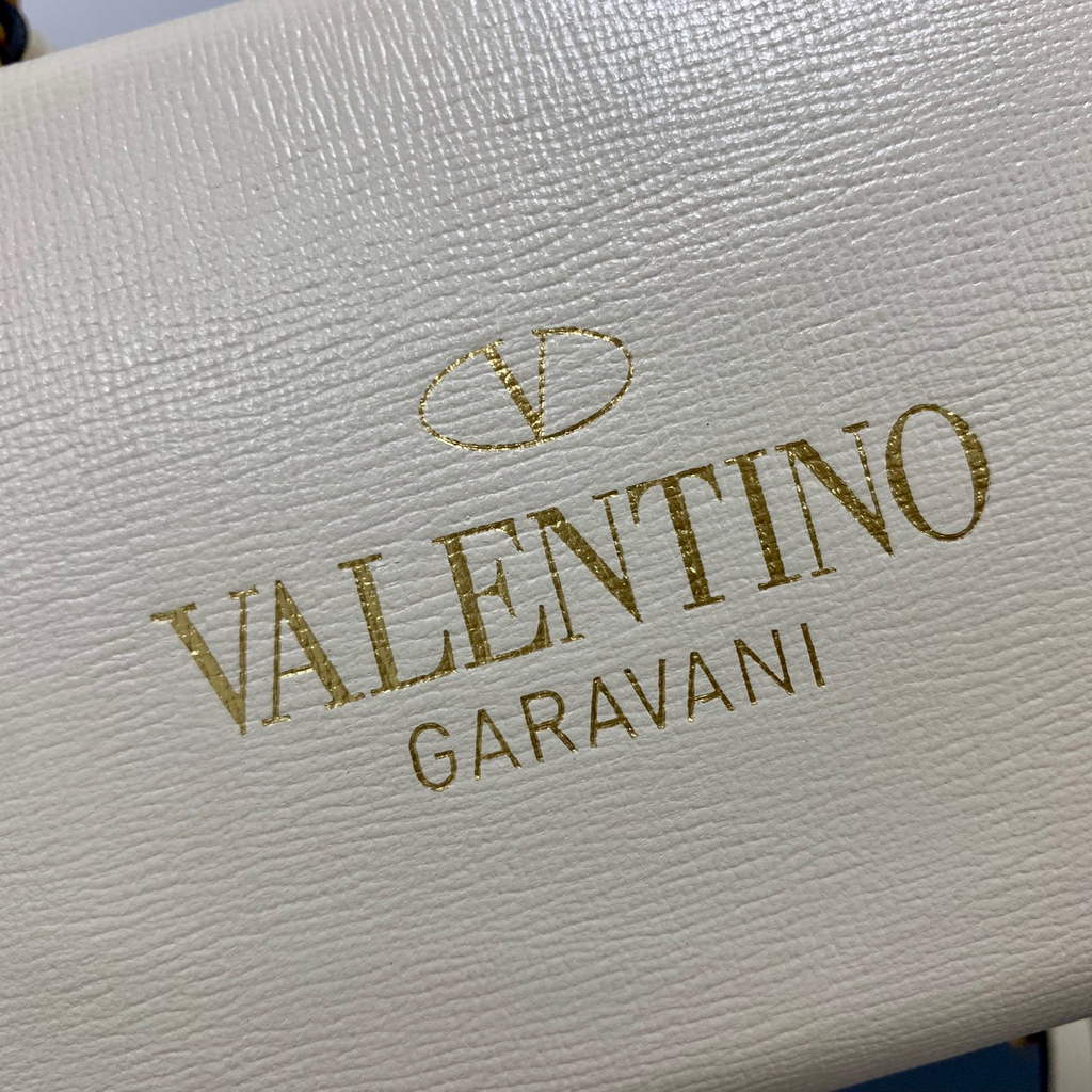 Valentino 7300 Rockstud Alcove Grainy Calfskin BOX Bag XW2B0J73 Beige