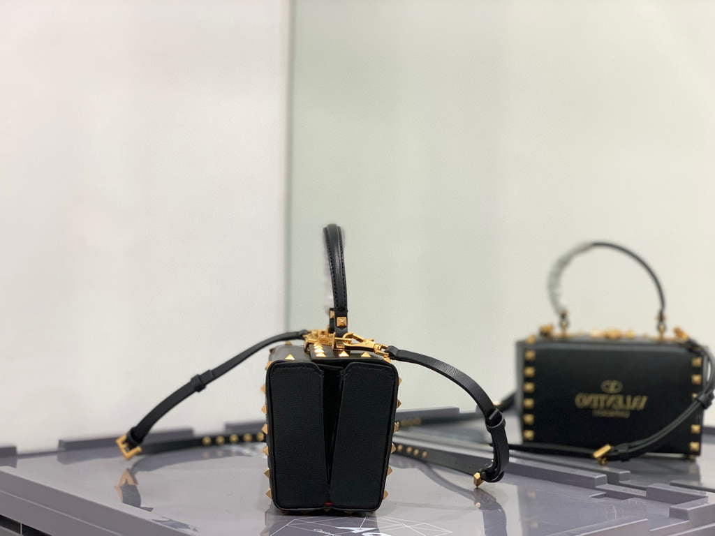 Valentino 7300 Rockstud Alcove Grainy Calfskin BOX Bag XW2B0J73 Black