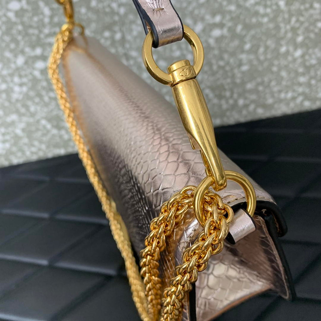 Valentino 8W2B0K53SPV_C8N Garavani Locò Large shoulder bag in laminated elaphe 6030