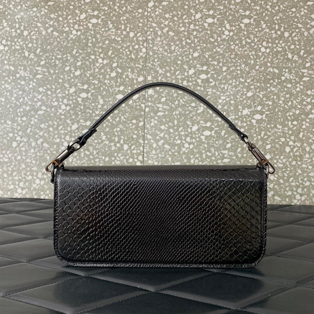 Valentino 8W2B0K53SPV_C8N Garavani Locò Large shoulder bag in laminated elaphe 6030 Black