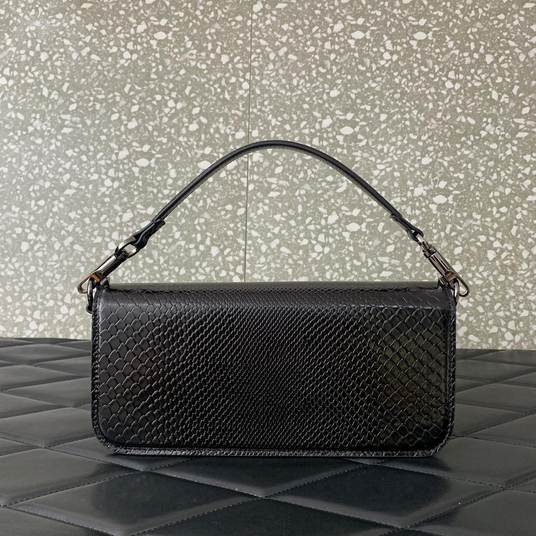 Valentino 8W2B0K53SPV_C8N Garavani Locò Large shoulder bag in laminated elaphe 6030 Black