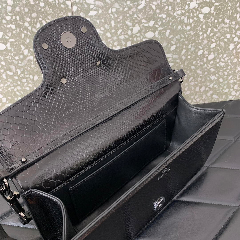 Valentino 8W2B0K53SPV_C8N Garavani Locò Large shoulder bag in laminated elaphe 6030 Black