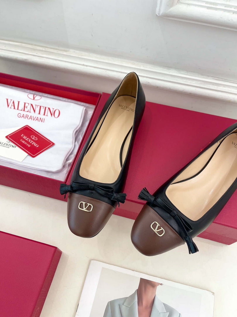 Valentino Fashion Valet Du Roi Ballerina Shoes 25MM V52904