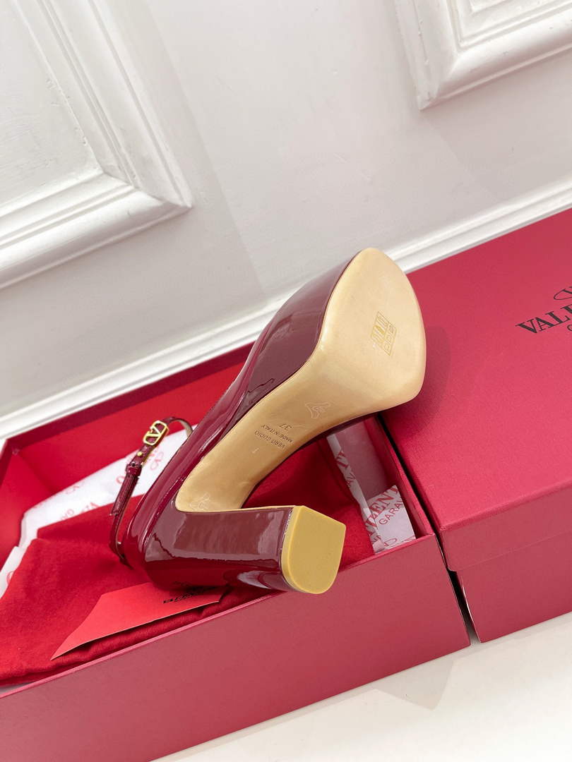 Valentino Garavani Tan-go Platform Pump In Patent Leather 155MM Dark Red