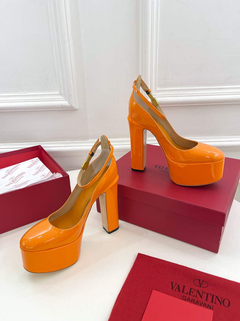 Valentino Garavani Tan-go Platform Pump In Patent Leather 155MM Orange