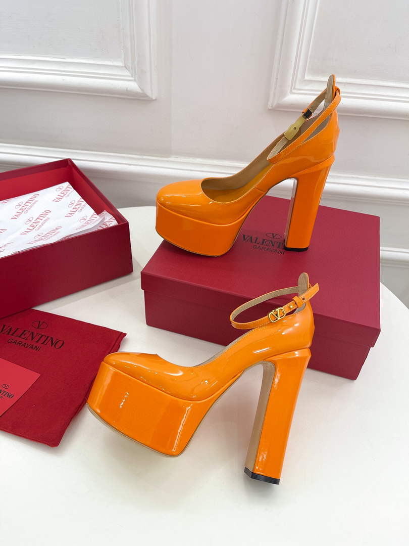 Valentino Garavani Tan-go Platform Pump In Patent Leather 155MM Orange