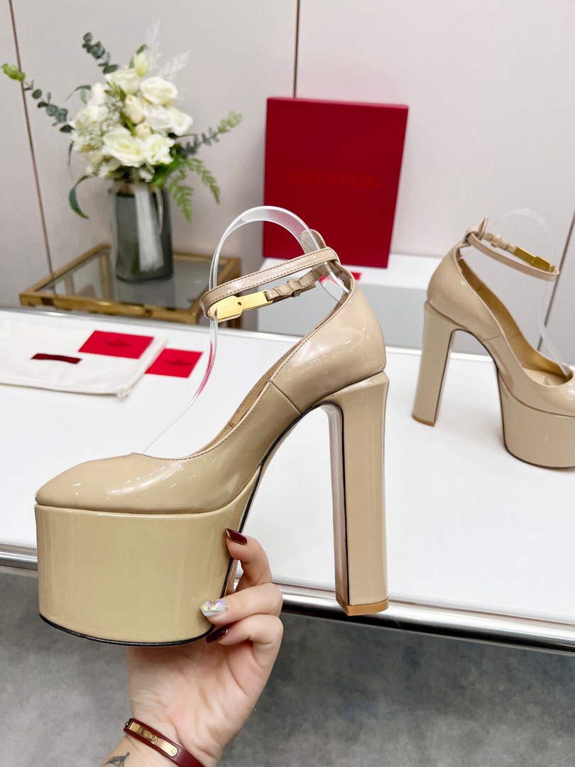 Valentino Garavani Tan-go Platform Pump In Patent Leather 155MM apricot