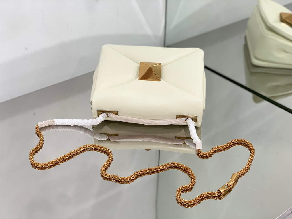 Valentino One Stud Nappa Bag With Chain 1215 Beige