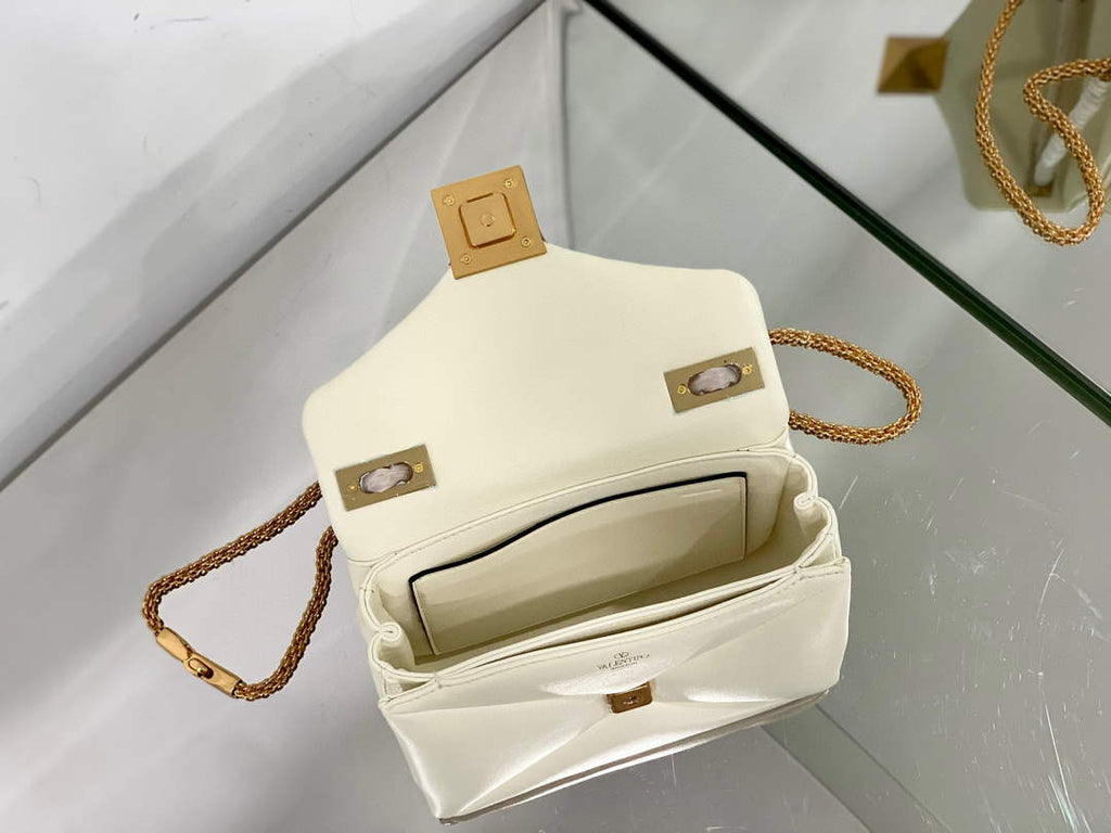 Valentino One Stud Nappa Bag With Chain 1215 Beige