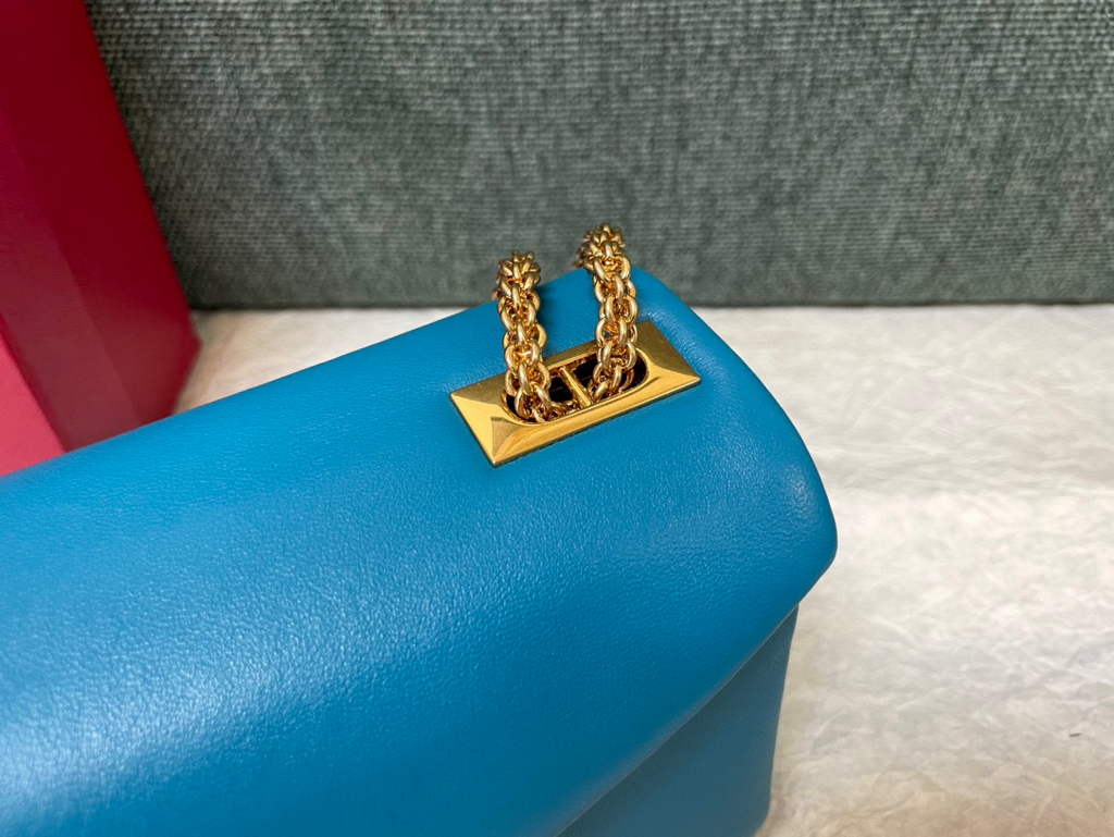 Valentino One Stud Nappa Bag With Chain 1215 Blue