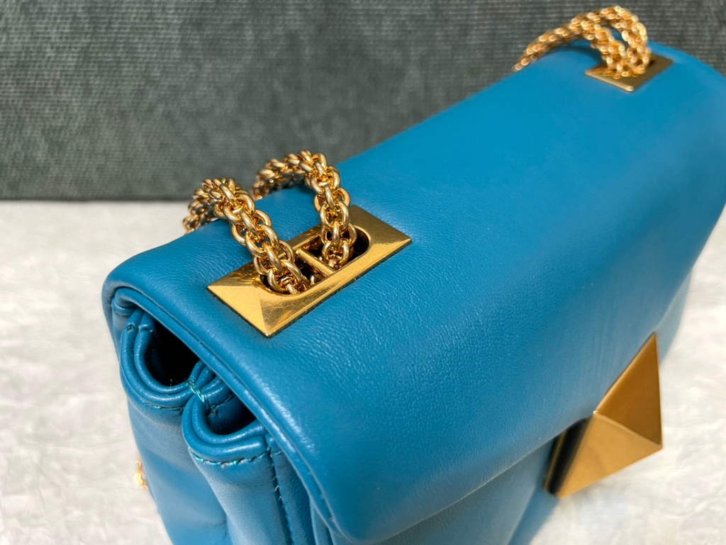 Valentino One Stud Nappa Bag With Chain 1215 Blue