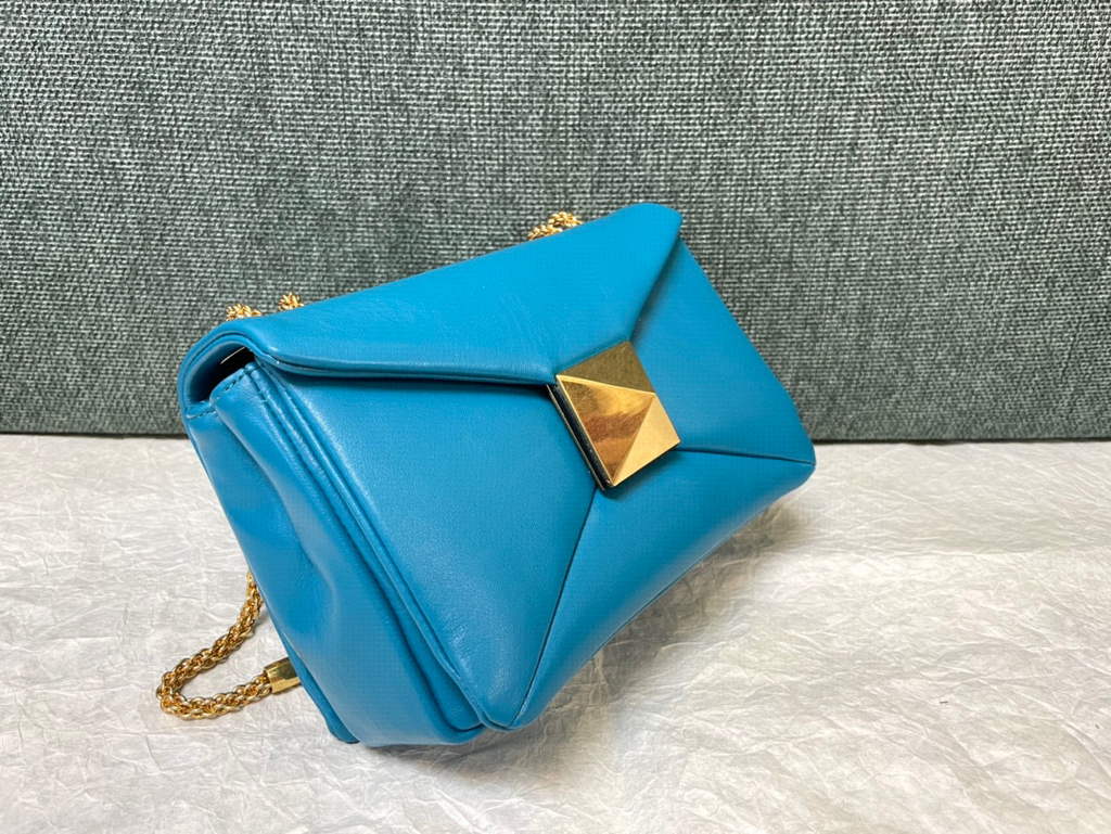 Valentino One Stud Nappa Bag With Chain 1215 Blue