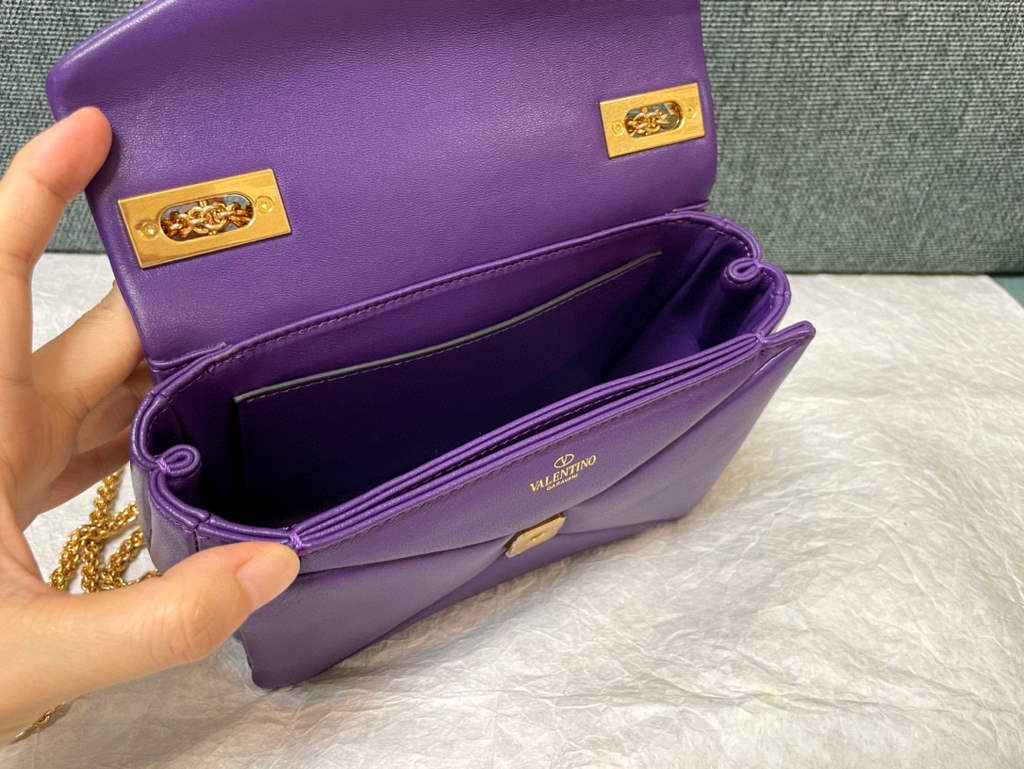 Valentino One Stud Nappa Bag With Chain 1215 Purple