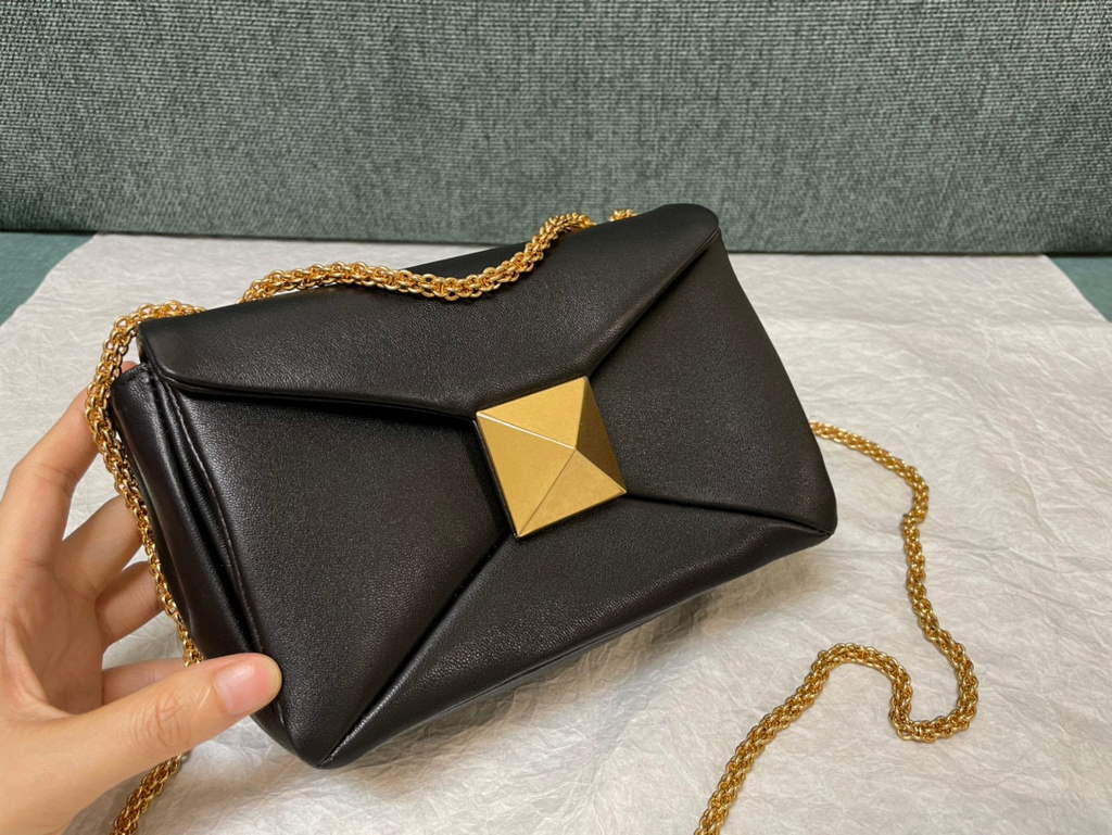 Valentino One Stud Nappa Bag With Chain 1215 Black Gold