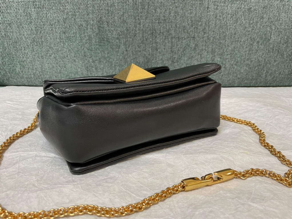 Valentino One Stud Nappa Bag With Chain 1215 Black Gold