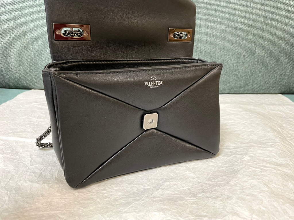Valentino One Stud Nappa Bag With Chain 1215 Black