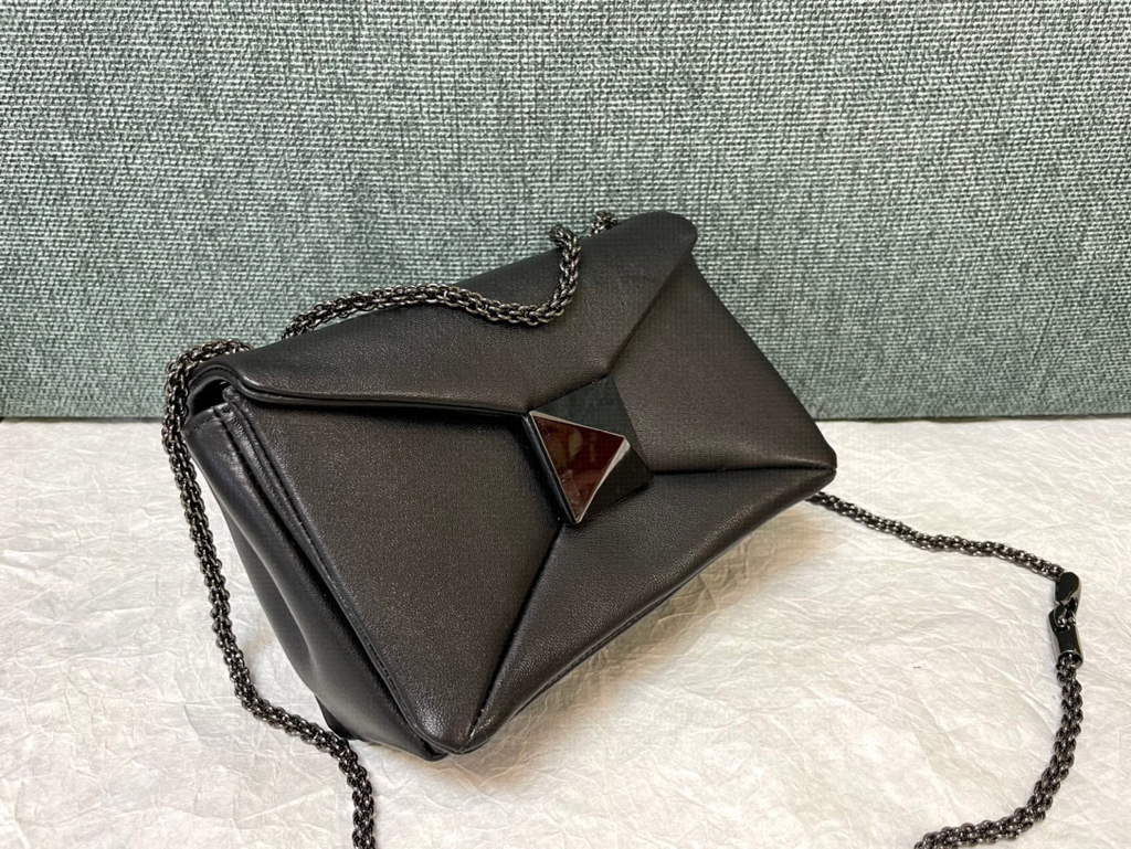 Valentino One Stud Nappa Bag With Chain 1215 Black