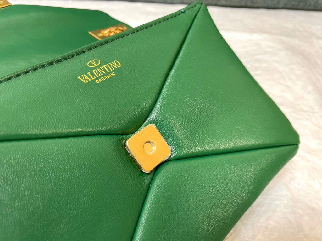 Valentino One Stud Nappa Bag With Chain 1215 Green