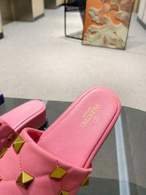 Valentino Stud Flatform Slide Sandal in Quilted Nappa V78101 - 35 - View 3