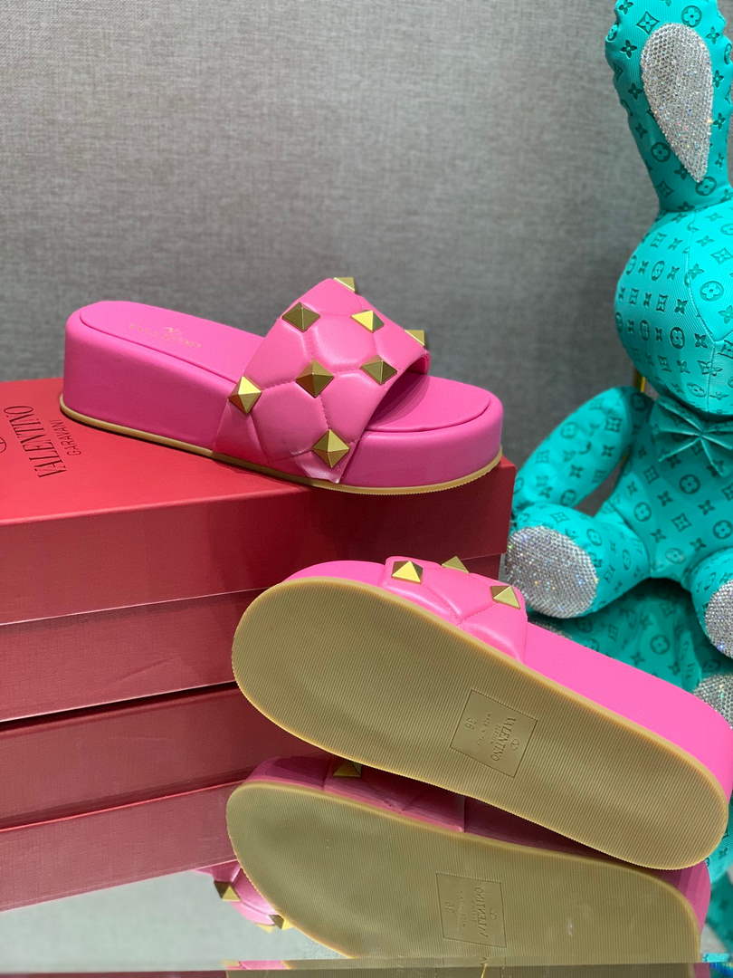 Valentino Stud Flatform Slide Sandal in Quilted Nappa V78103