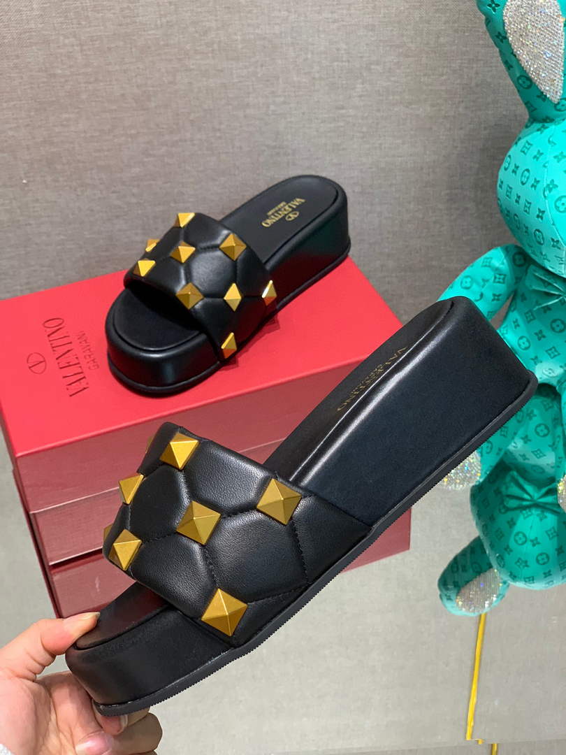 Valentino Stud Flatform Slide Sandal in Quilted Nappa V78104